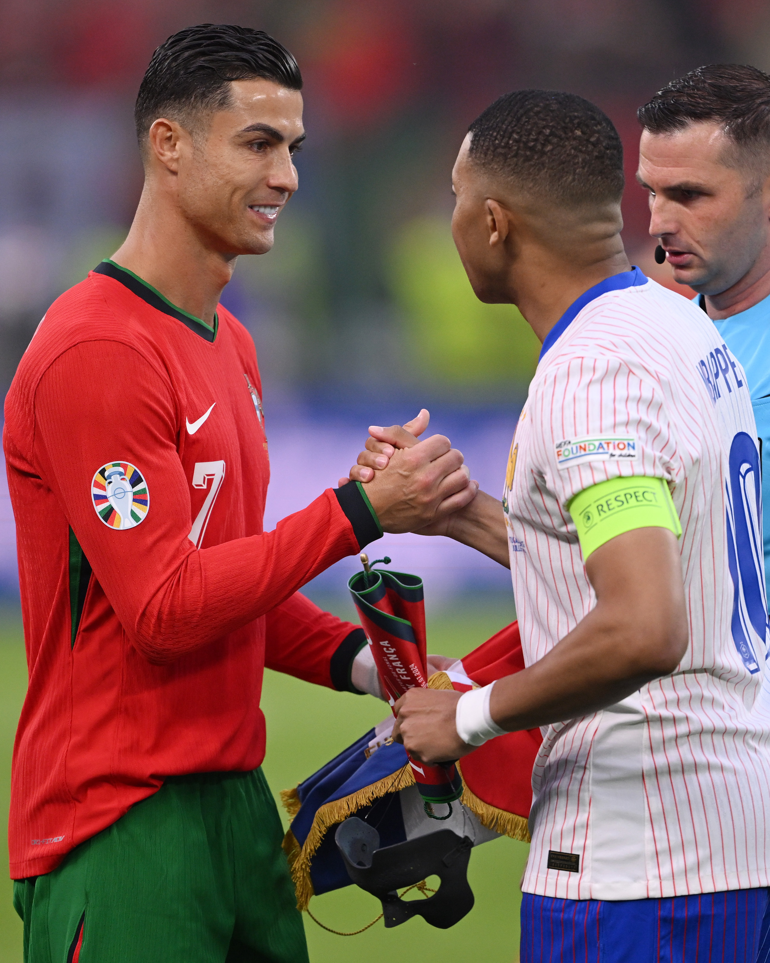 葡萄牙逆袭荷兰，进入欧洲杯半决赛