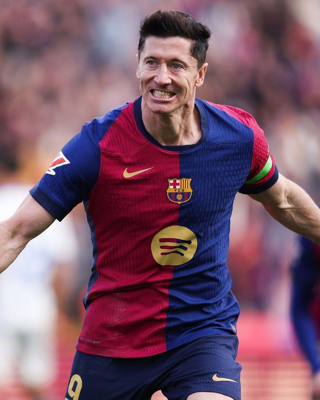 包含莱万多夫斯基赛事官方发布回归赛场新规，切尔西争议不断！的词条